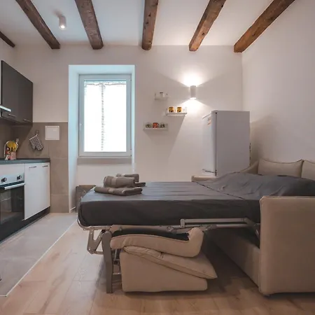 Free Netflix & Wi-fi Modern Roiano شقة