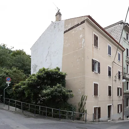 Apartman Free Netflix & Wi-fi Modern Roiano *